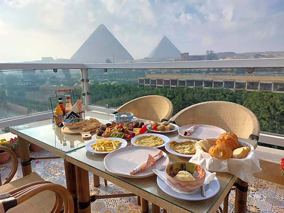 DouDou Pyramids View Hotel
