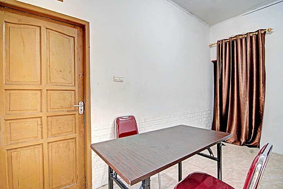 Hotel O Penginapan Puti SyariahNearBandara Sultan Syarif Kasim II