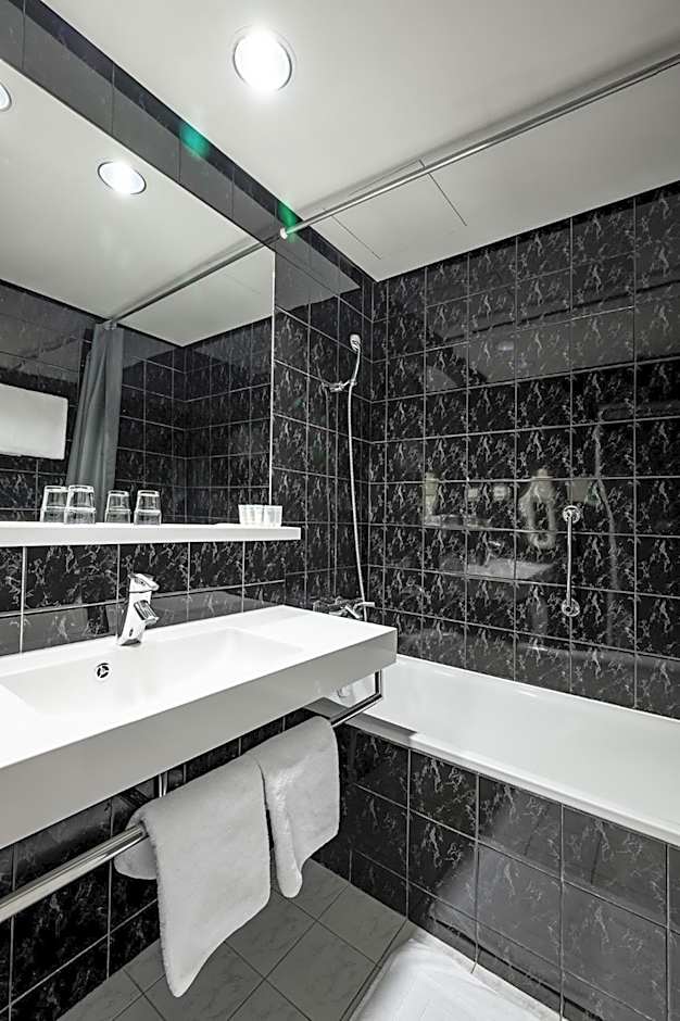 Expo Hotel