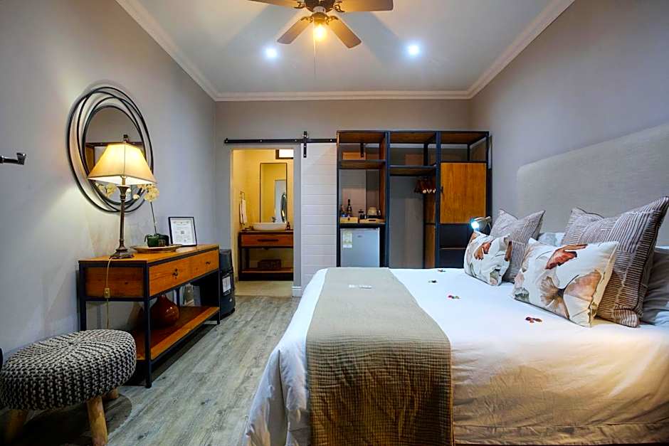 Addo Elephant Safari Lodge - Bellevue Forest Reserve