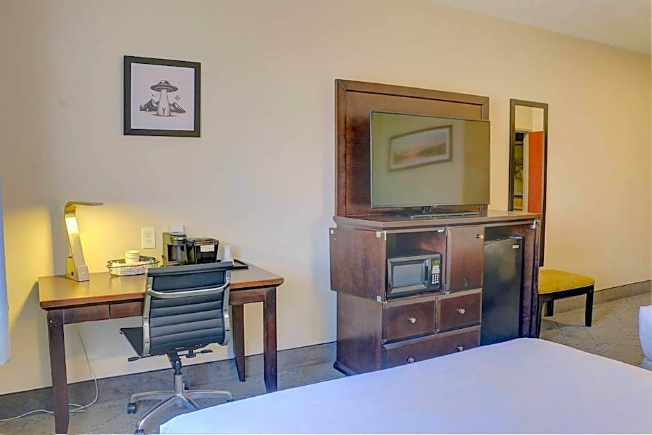 Quality Inn & Suites Roswell North