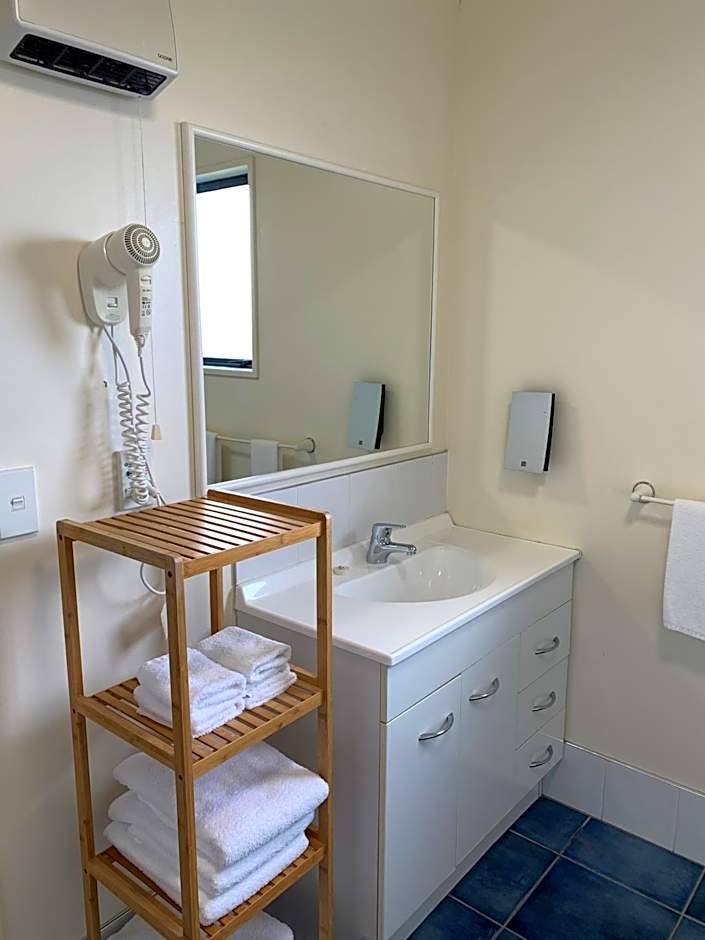 Haast River Motels & Holiday Park