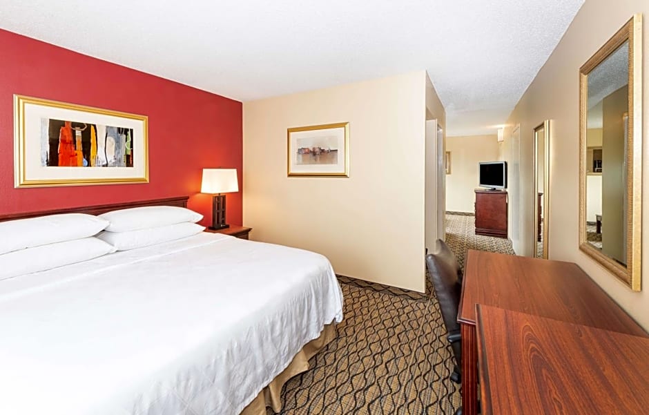 Aviator Hotel & Suites, BW Signature Collection – St. Louis, MO