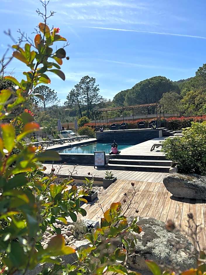 Hôtel les jardins de Sta Giulia avec piscine