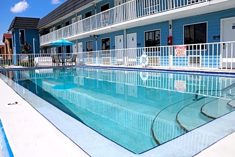 Monte Carlo Inn- Near Disney