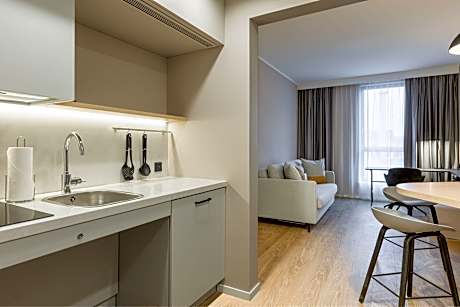 Large Studio with Sofa, Larger Studio, 1 Queen, Sofa bed