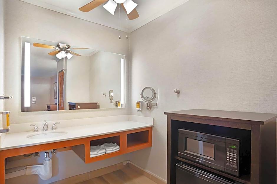 Best Western Plus Black Oak