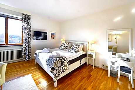 Superior Twin Room with Sea View - Non-Smoking