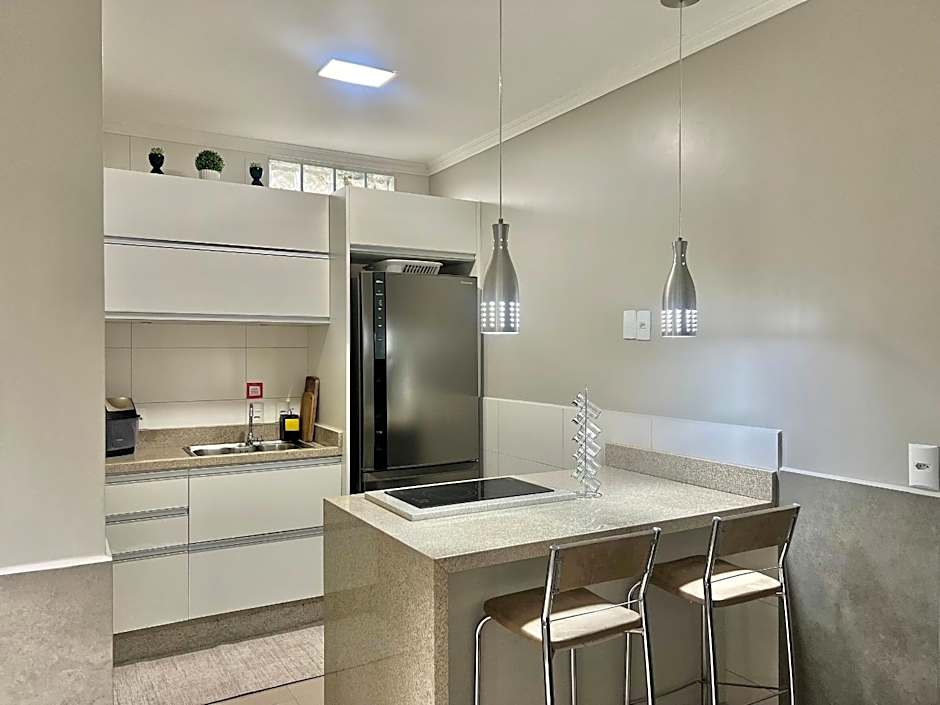 Aconchegante! Apto à 250 metros do mar! ZU01H