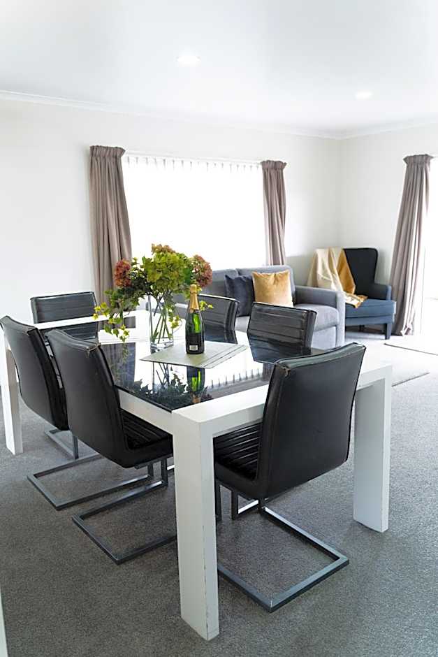 Pacific Coast Motor Lodge