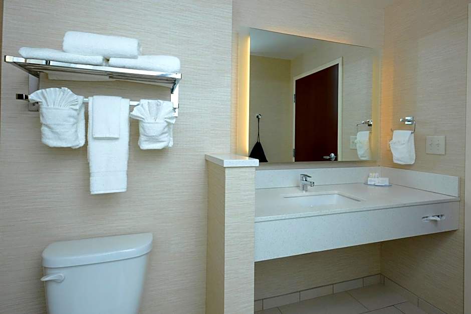 Fairfield Inn & Suites by Marriott Raleigh Capital Blvd./I-540