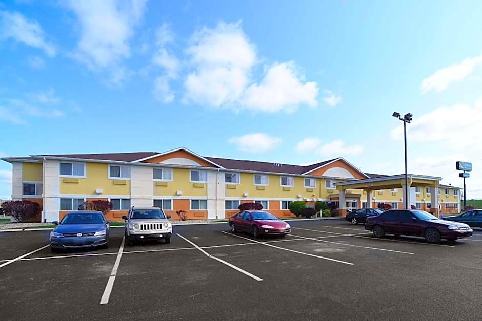 Quality Inn and Suites Springfield Southwest near I-72