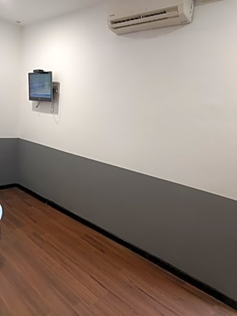 Single - Private Bathroom