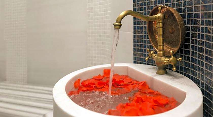 Golden Tulip Istanbul Bayrampasa