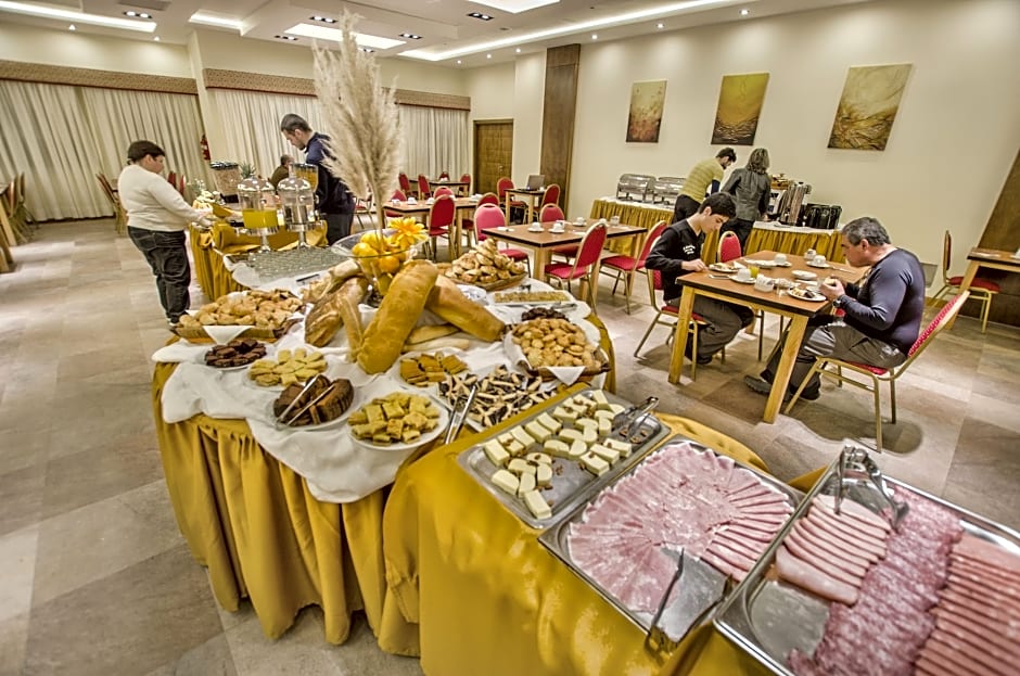 Huinid Pioneros Hotel