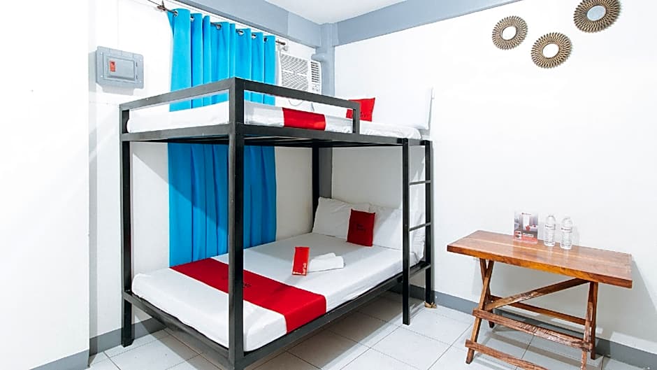 RedDoorz @ Gaea's Apartment Panglao