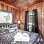 Tiny Two, 2 Bedrooms, Midtown, Sleeps 4