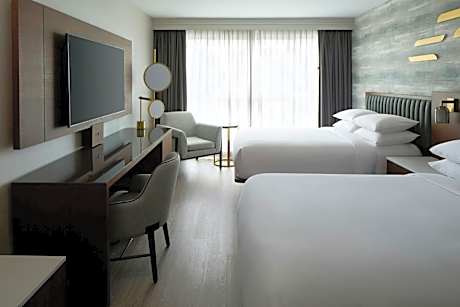 Executive Two Double, Corner room, private Balcony