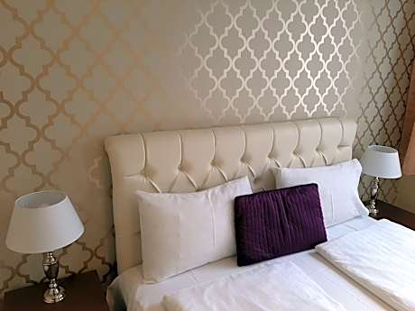 Trendy Deluxe Apartments