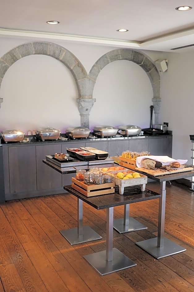 Martin's Chateau Du Lac