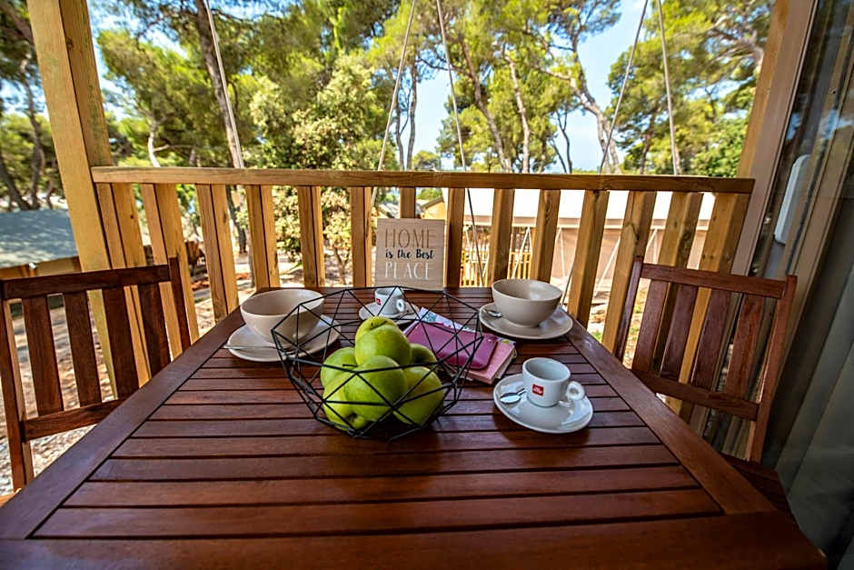 Arena One 99 Glamping