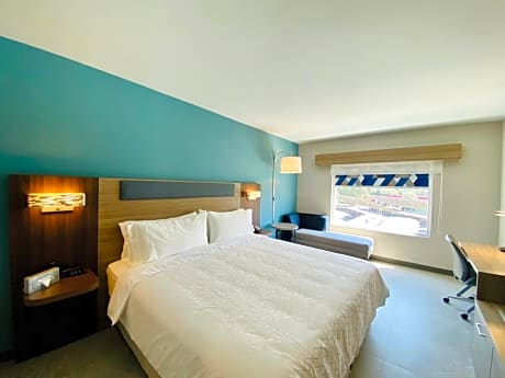 King Room - Hearing Accessible