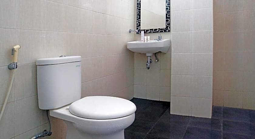 Hotel O M Authentic Kost Man