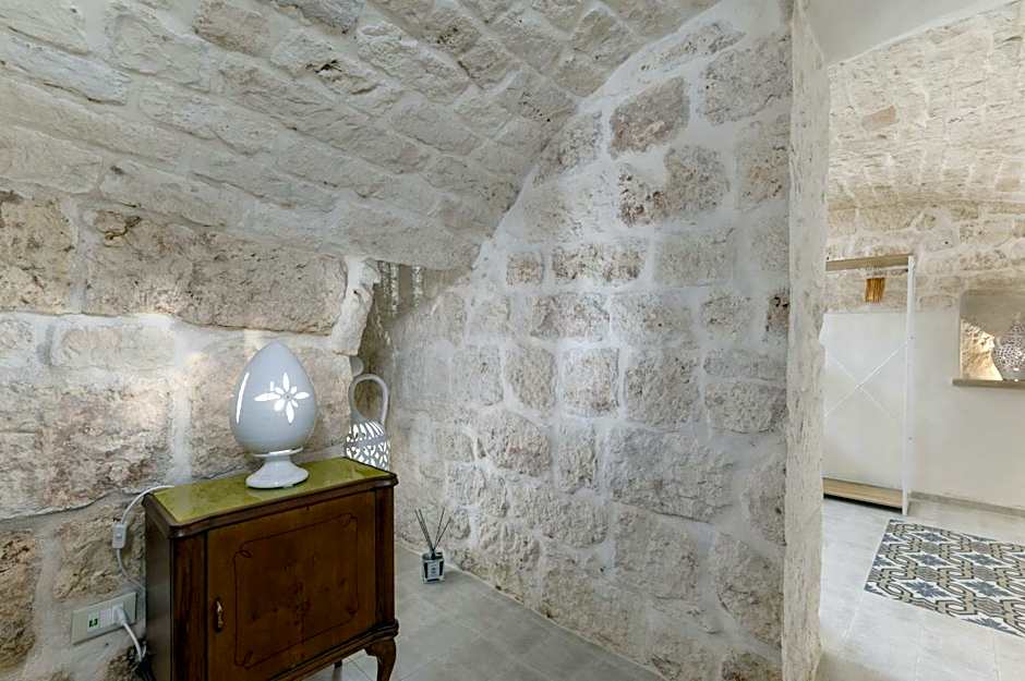 Chesterfield Design Apartment by Wonderful Italy