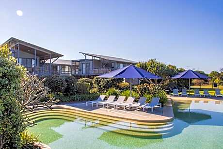 Serenity Diamond Beach (formerly Ramada Resort Diamond Beach)