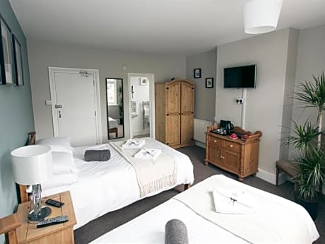 Double room-Ensuite with Shower-Small Double- Room 6