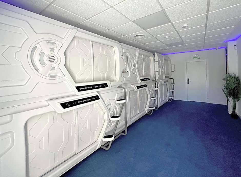 GOOD VIBES ONLY Capsule Hostel Malaga