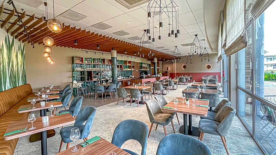 Hotel Victor Pruszkow DeSilva