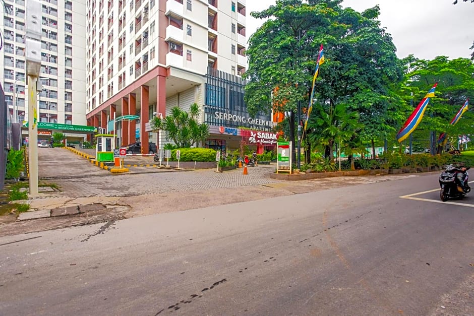 Vaccinated Staff - OYO 2582 Apartemen Serpong Green View