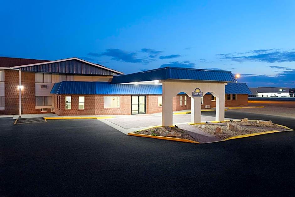 Days Inn by Wyndham Rawlins