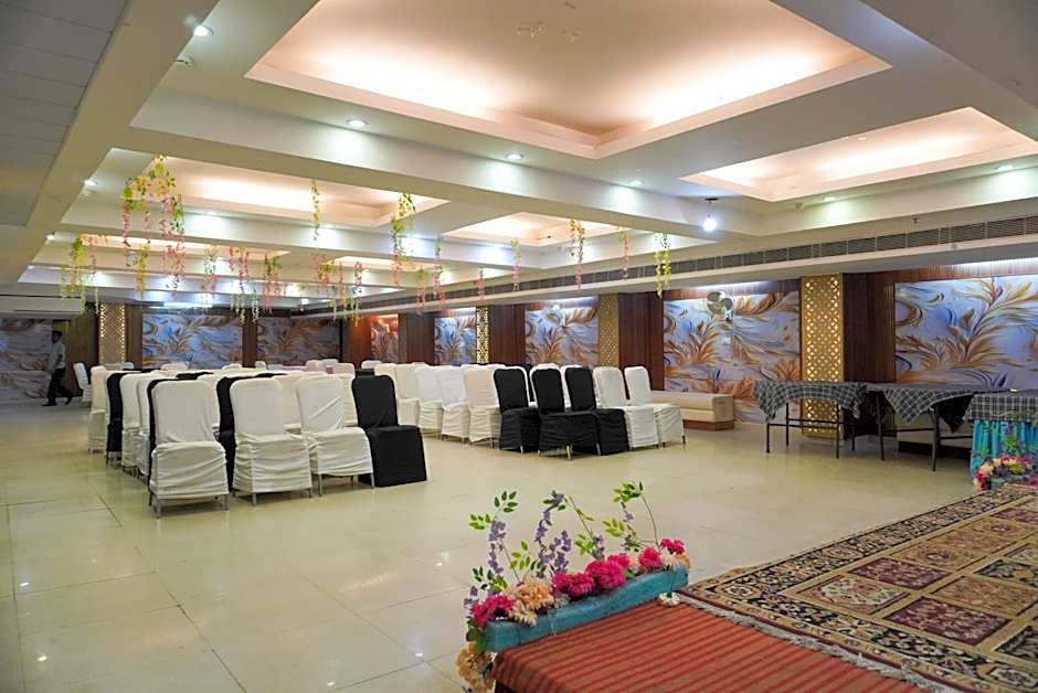 Goyal Hoteliers - The Hotel Samovar