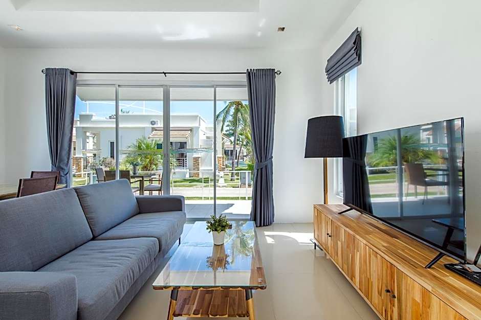 Photo 1 of 6 of Villa
