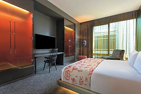 Mega, Suite, 1 King, City view