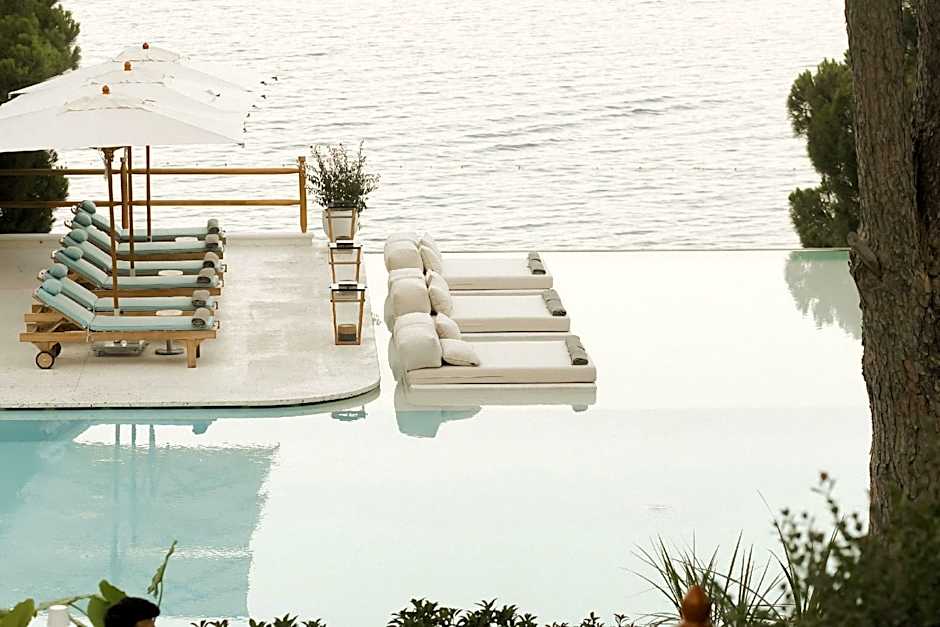 Perios Beach House - Adults Only