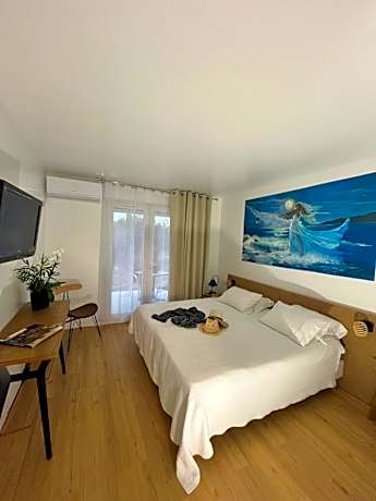 Double or Twin Room with Terrace