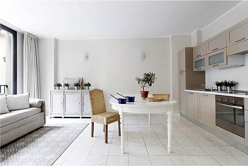 Adriano Residence