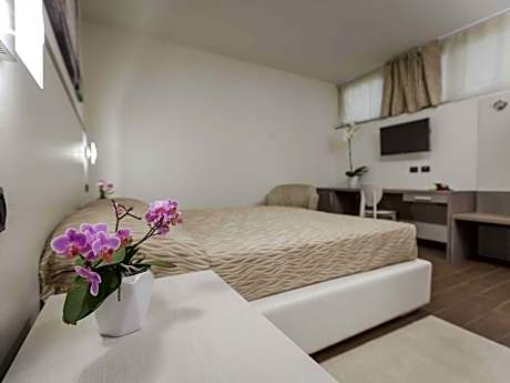 Double Room with Spa Bath