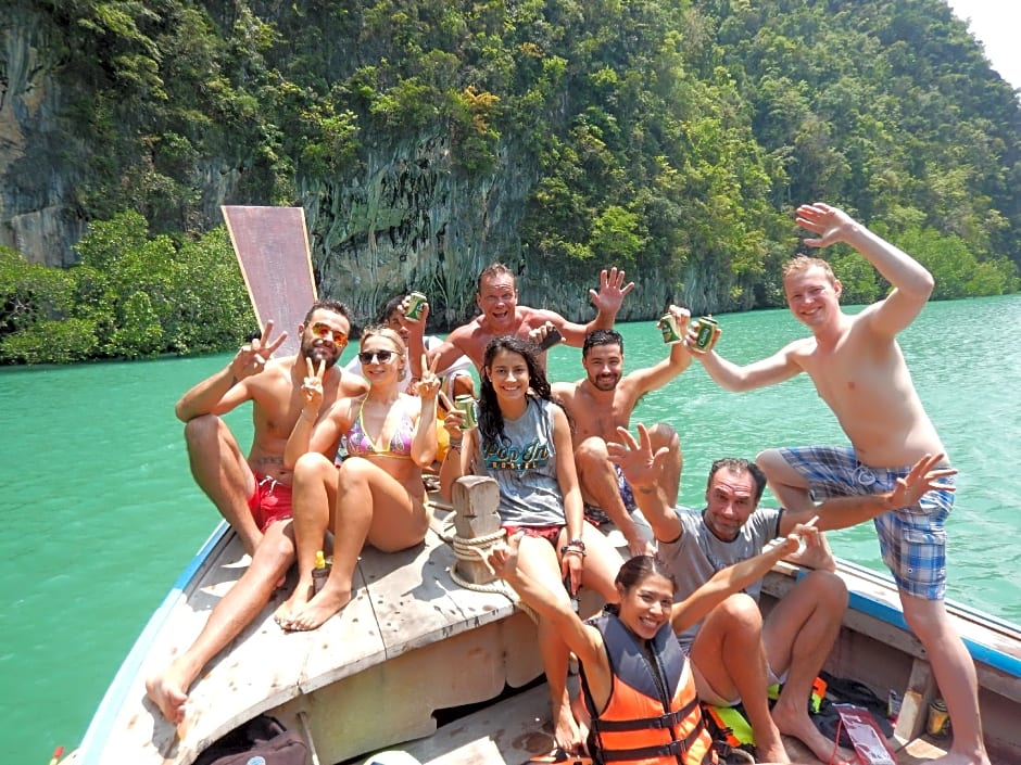 Balcony Party Hostel Ao Nang Beachfront Adult Only