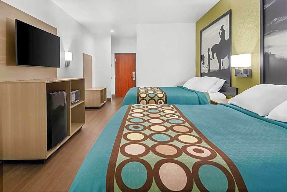 Super 8 by Wyndham Weatherford