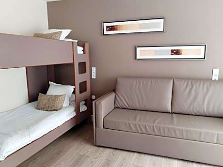 Junior Queen Suite with Balcony