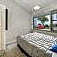 Jack & Di's Waiteti Lakefront Motel