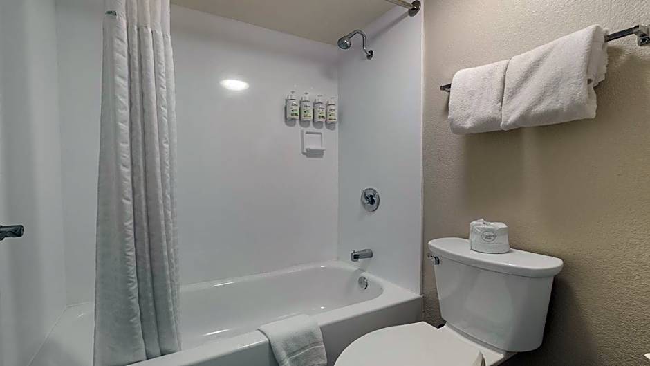 Howard Johnson by Wyndham Sacramento Downtown