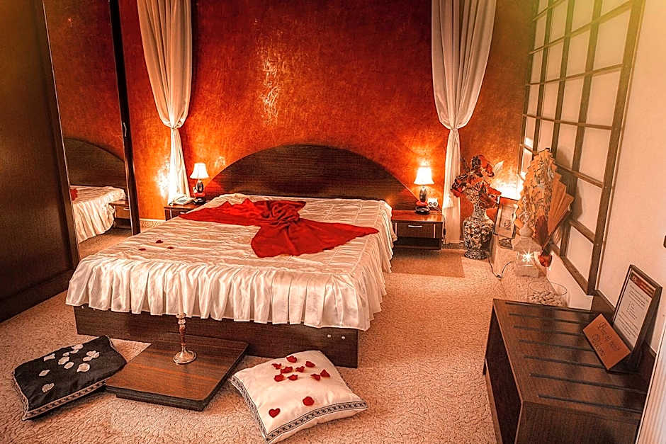 Photo 1 of 4 of 1 King Bed