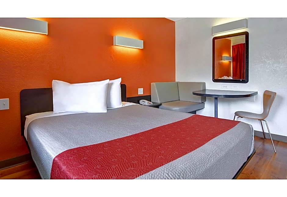 Motel 6 Dania Beach, FL