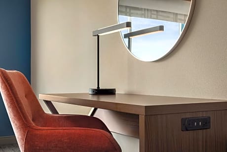 Standard King Room with Mobility Accessible Tub