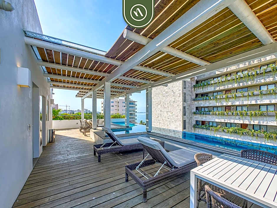 New 1 BR Condo - Oceanview Pool - 2 min to Beach